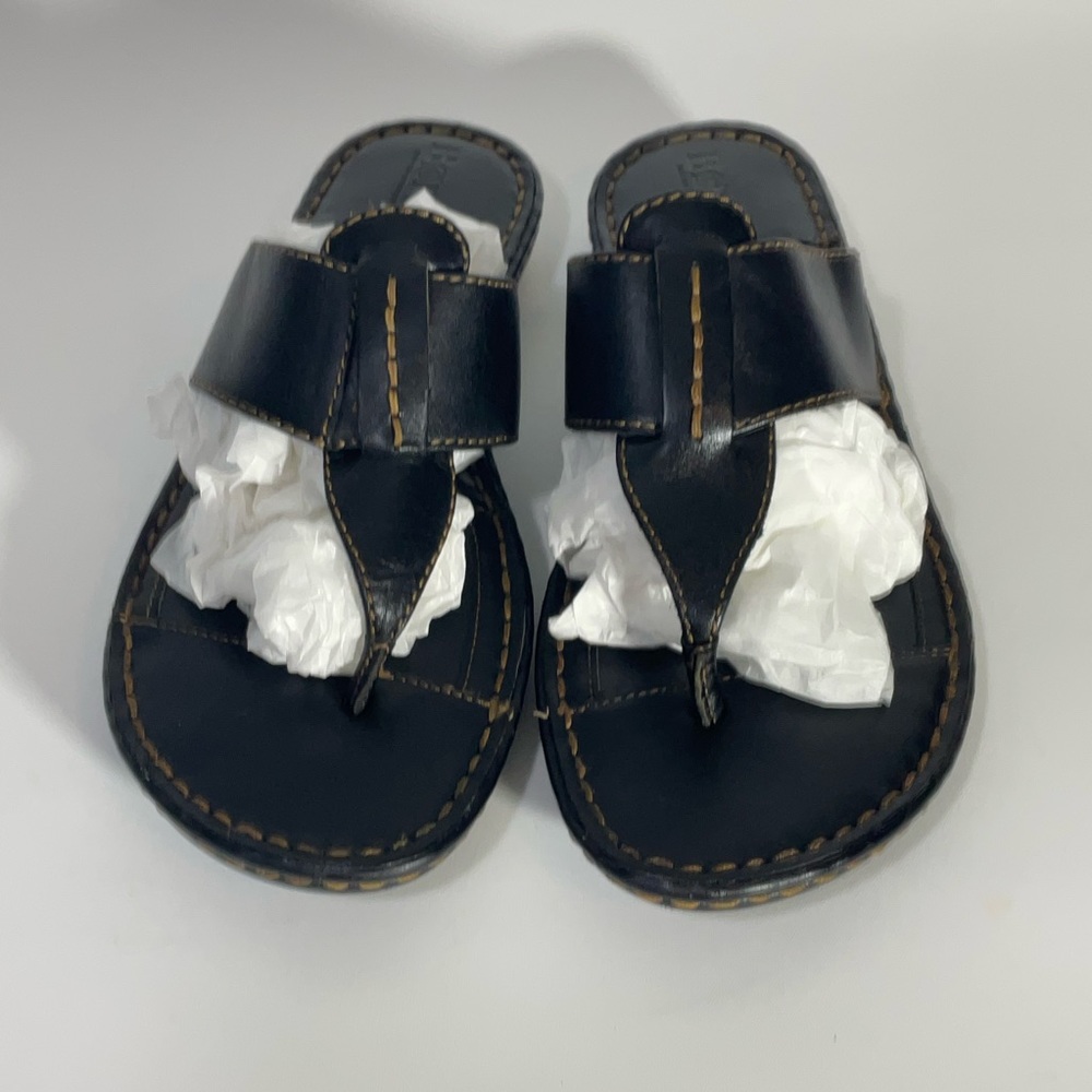 Born Black Leather Between Toe Sandals Gently Used & In Great Condition; Size 8 - Picture 8 of 15